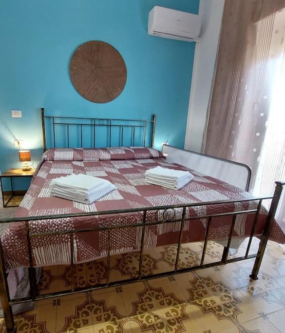 La Pintadera Sarda Apartment Carbonia Luaran gambar